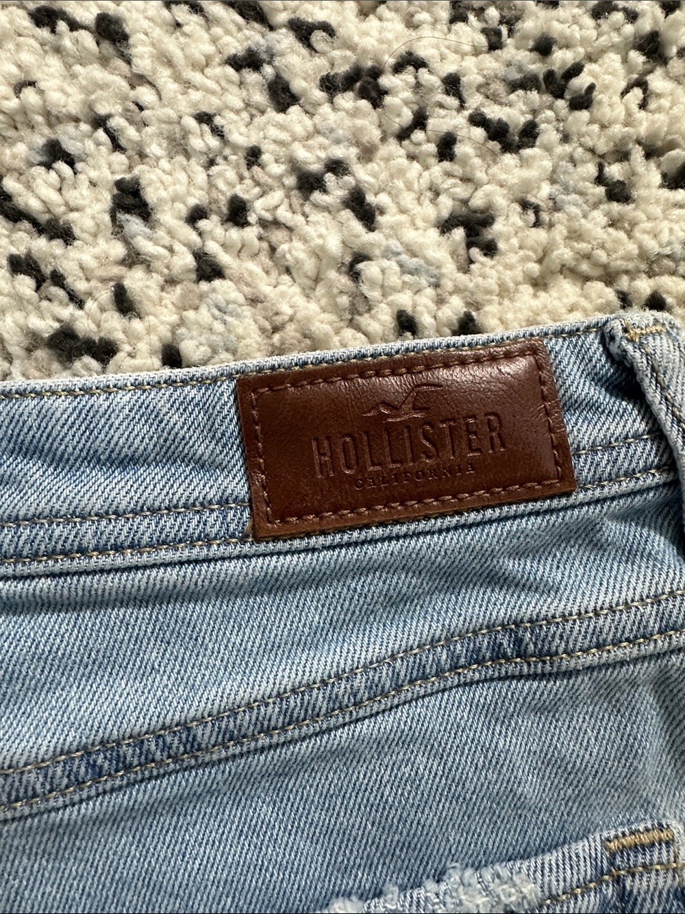 Hollister Light Wash Distressed Denim Jeans Y2K Vintage Aesthetic Size 5 -w27 - Picture 6 of 7